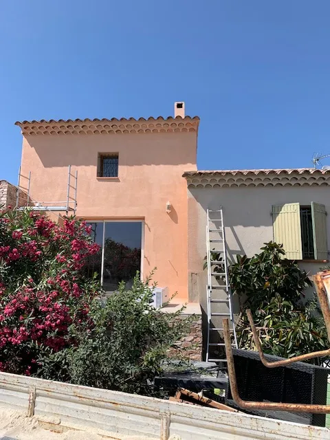Peinture de façade a St-Cyr - sur mer